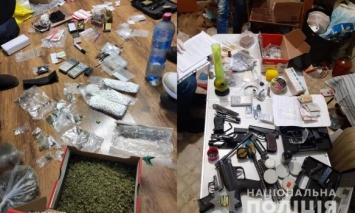 В Полтаве разоблачили наркогруппировку, которая продавала наркотики через соцсети