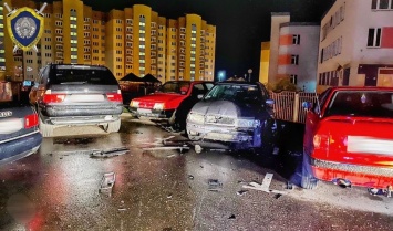 В Гродно неизвестные взорвали машину сотрудника милиции. Фото