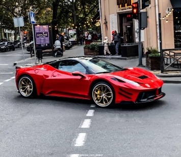В Украине засняли крутой тюнингованный суперкар Ferrari