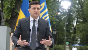 Украинцы готовы бороться за правду, главное слово будет не за политиками - Зеленский
