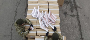 На границе с Беларусью в грузовике с селедкой обнаружено контрабандных сигарет на 10 миллионов гривен (ФОТО, ВИДЕО)
