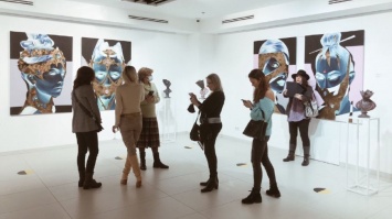В Киеве открылась новая выставка: где бесплатно увидеть современное искусство и сделать яркие фото для Instagram