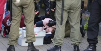 Протесты в Минске: силовики применили спецсредства против демонстрантов (ВИДЕО)