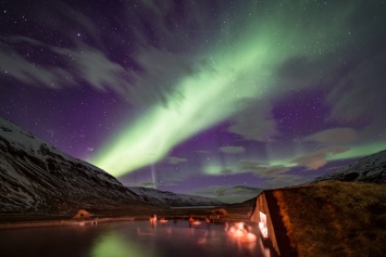 Исландия откроет границы для богатых туристов - Bloomberg