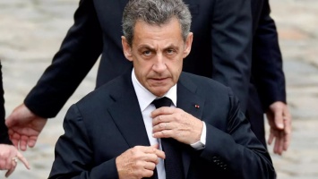 Пытался подкупить судью: Николя Саркози окажется на скамье подсудимых