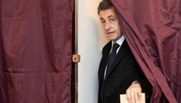 Впервые в истории Франции экс-президент предстанет перед судом