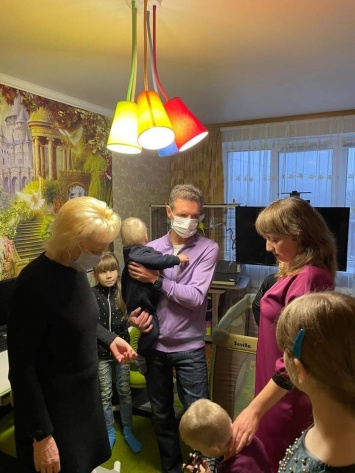 Министр здравоохранения Крыма посетил бывшего воспитанника Дома ребенка «Елочка»