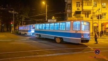 В Днепре на проспекте Пушкина два вагона трамвая сошли с рельсов