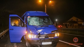 Смерть под колесами авто: под Днепром микроавтобус насмерть сбил пешехода