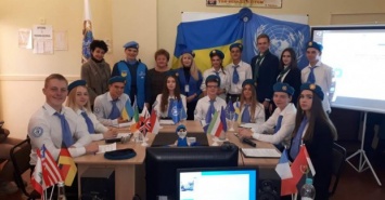 55 учебных заведений Харькова получили сертификаты Международной академии мира