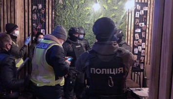 В центре Киева накрыли несколько «массажных салонов» с девочками и кокаином