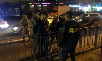В Киеве задержали мужчин, которые взяли в заложники жителя Харькова и требовали выкуп в 100 тыс. долл США