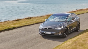 Tesla отзывает почти 10 тысяч электромобилей: в чем причина