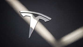 В США открыли расследование в отношении безопасности электрокаров Tesla