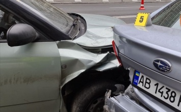 В Киеве водитель такси уснул за рулем и устроил смертельное ДТП: фото