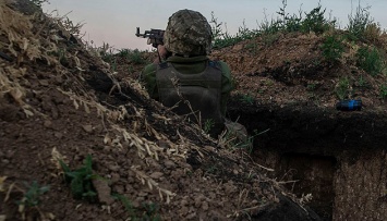 Украинские военные в зоне ООС сбили вражеский беспилотник