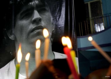 Врача Марадоны обвинили в смерти экс-футболиста