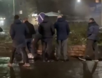В Ужгороде владелец ТРЦ устроил пьяное ДТП и пытался сбежать с места: видео