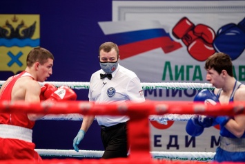 Боксеры из Крыма сражаются на чемпионате России
