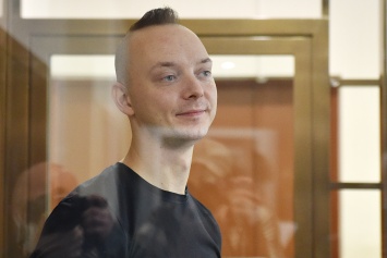 Суд продлил арест Ивана Сафронова на три месяца