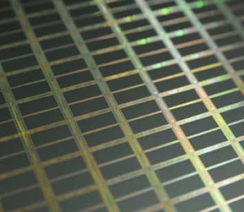 Создан самый мощный в мире чип из триллиона транзисторов
