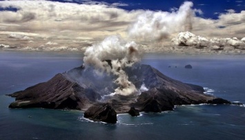 Власти Новой Зеландии выдвинули обвинение 10 компаниям из-за смертельного вулкана