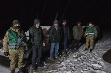 На Львовщине задержали россиянина с группой нелегалов