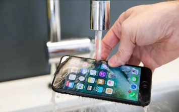 На Apple наложили штраф в 12 миллионов долларов за претензии к водонепроницаемости iPhone