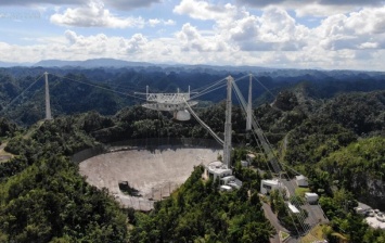 В Пуэрто-Рико рухнул гигантский телескоп Аресибо
