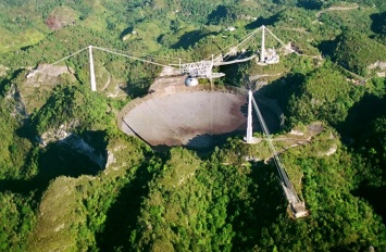 В Пуэрто-Рико разрушен гигантский радиотелескоп "Аресибо"