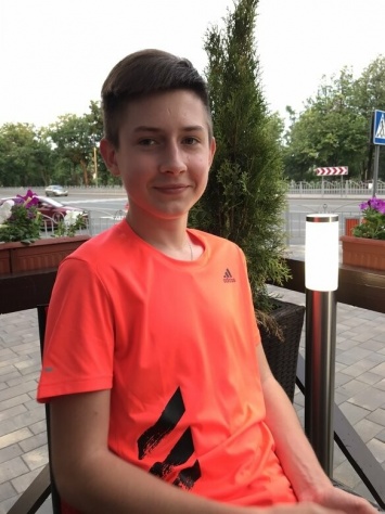 14-летний мариуполец Даниил нуждается в помощи, чтобы преодолеть лимфому