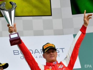Сын Михаэля Шумахера подписал контракт с командой, участвующей в автогонках "Формула-1"