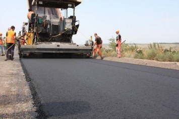Украина займет 100 млн евро на ремонт дорог Луганской области