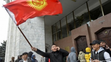 Чем отличаются протесты в Бишкеке и Минске, и при чем здесь РФ