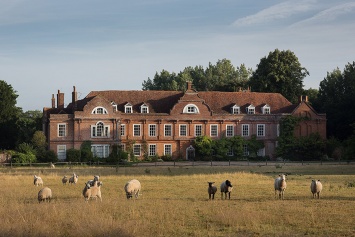 В Великобритании наследство герцогини превратят в центр искусств (фото)