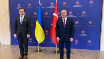Глава МИД Турции станет почетным гостем конференции украинских послов