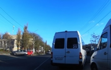 В Мелитополе "водятлы" продолжают создавать хаос на дорогах (видео)