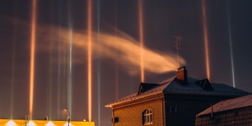 В Тюмени сняли необычное световое явление в небе