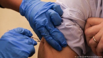 Великобритания поторопилась с вакцинацией? Что пишут немецкие СМИ