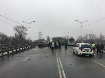 Жуткое ДТП с несколькими авто случилось под Киевом