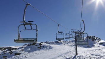 Зимние каникулы без горных лыж: ЕС закрывает курорты в Альпах из-за ковида
