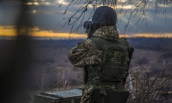 В Луганском снайпер ранил украинского военного
