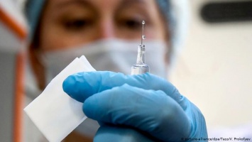 Комментарий: От вакцинации в России пока рано ждать чуда
