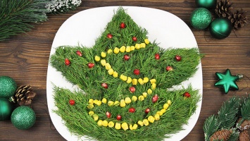 Простые и праздничные рецепты: как приготовить салат «Новогодняя елка»