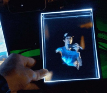Стартап представил переносное устройство для просмотра 3D-анимации