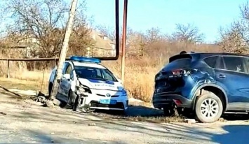 В Мариуполе автомобиль патрульных попал в аварию,-ФОТО