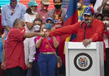 В Венесуэле проходят парламентские выборы. Оппозиция их бойкотирует