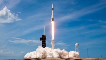 SpaceX успешно запустила корабль Dragon с грузом к МКС