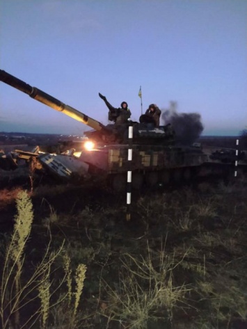 Криворожские танкисты оттачивали мастерство вождения боевых машин и искусство ведения боя на учебном полигоне