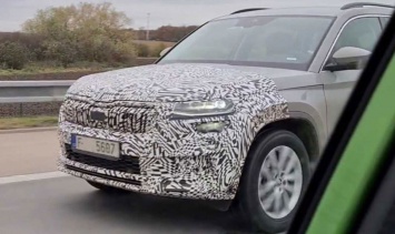 Прототип обновленного Skoda Kodiaq засветил на камеру новейшие матричные фары